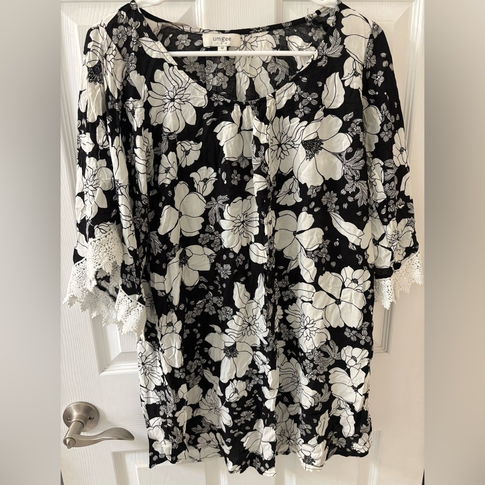 Umgee Black and White Floral Dress